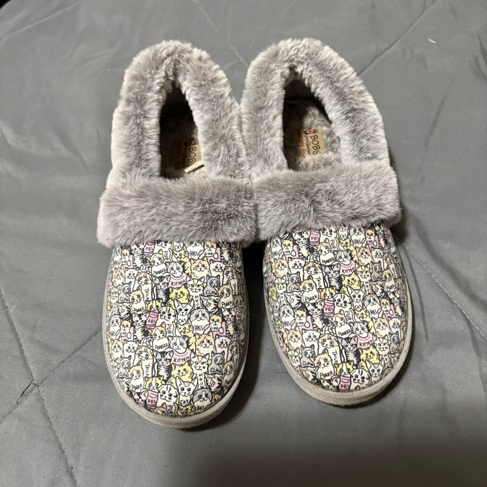 Skechers Kids' Cat Print Slippers with Gray Fur